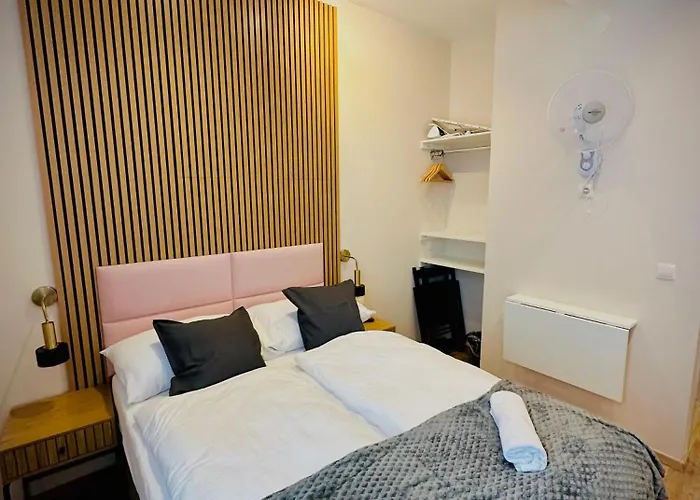 4-Br Apt, Ideal For Groups, 6-Min To Stadthalle