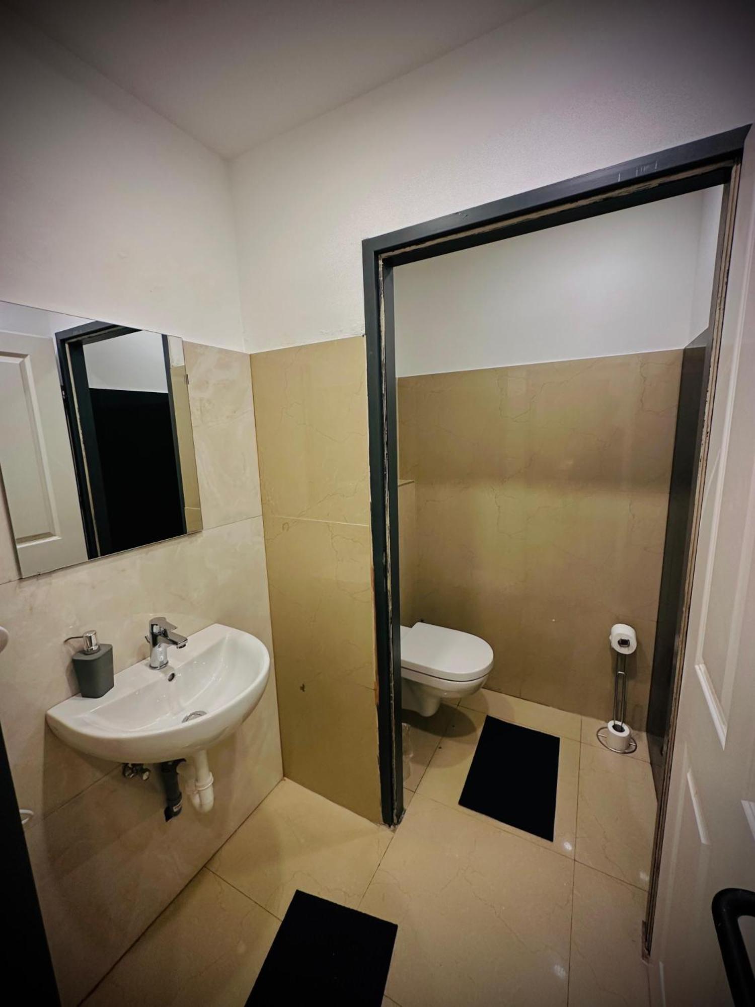 4-br Apt, Ideal For Groups, 6-min To Stadthalle * Wien
